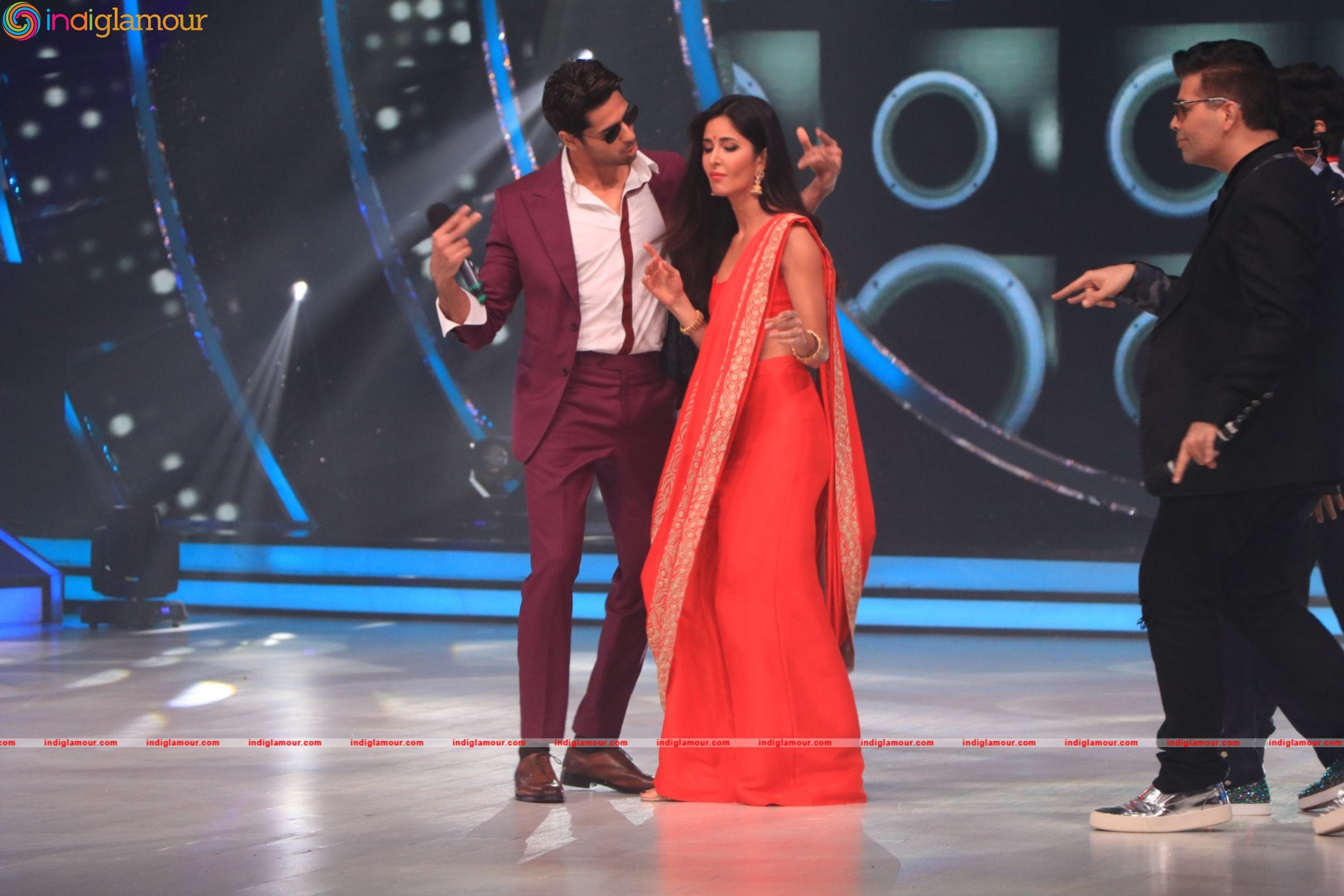 Sidharth Malhotra and Katrina Kaif At Set Of Jhalak Dikhhla Jaa Event hd photo
