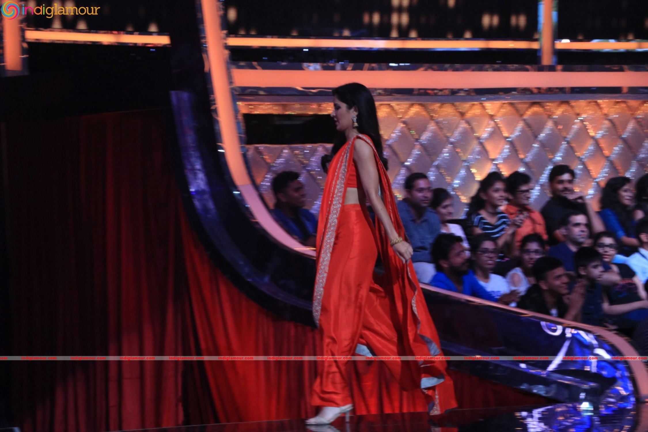 Sidharth Malhotra and Katrina Kaif At Set Of Jhalak Dikhhla Jaa Event hd photo