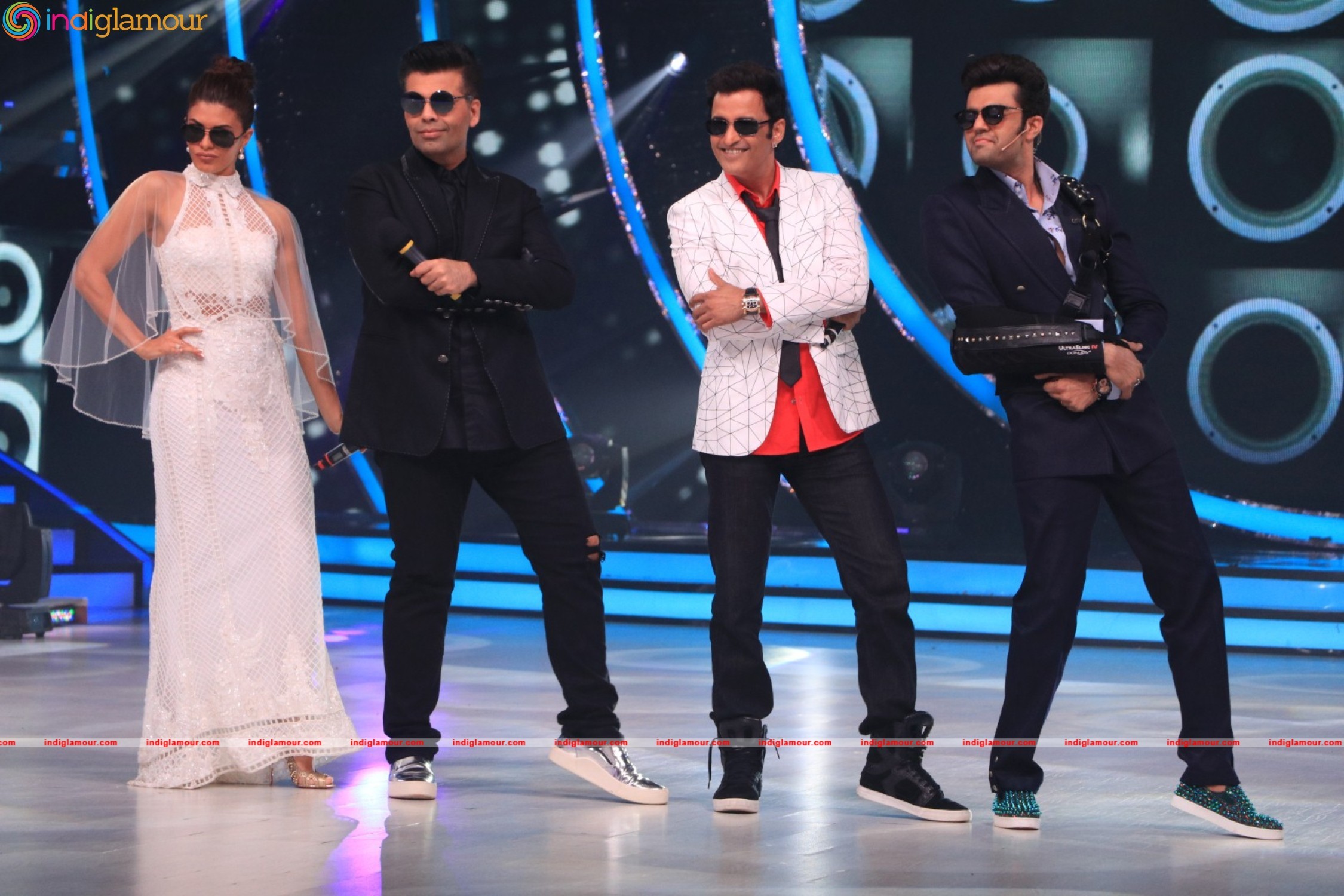 Sidharth Malhotra and Katrina Kaif At Set Of Jhalak Dikhhla Jaa Event hd photo