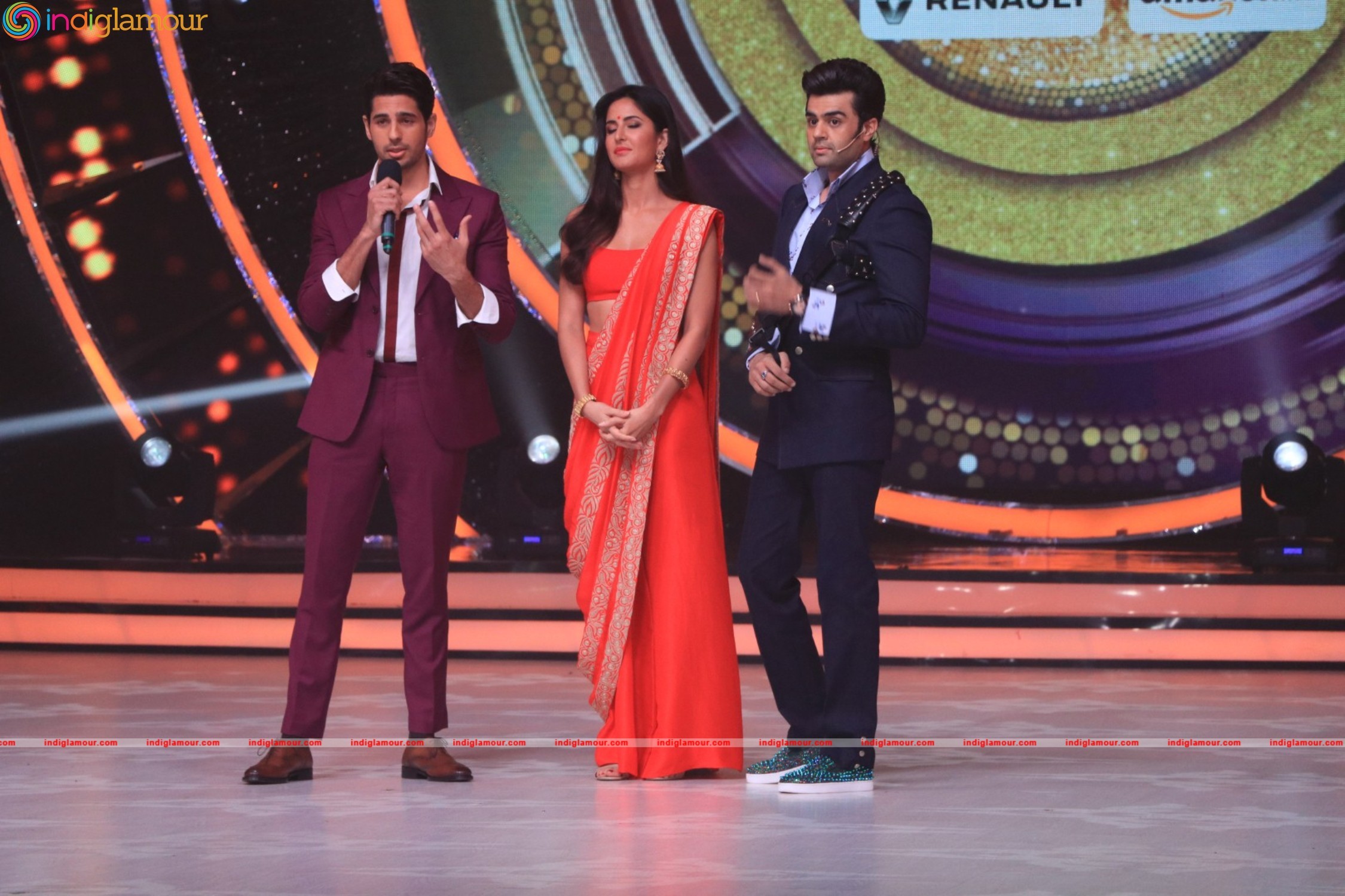 Sidharth Malhotra and Katrina Kaif At Set Of Jhalak Dikhhla Jaa Event hd photo
