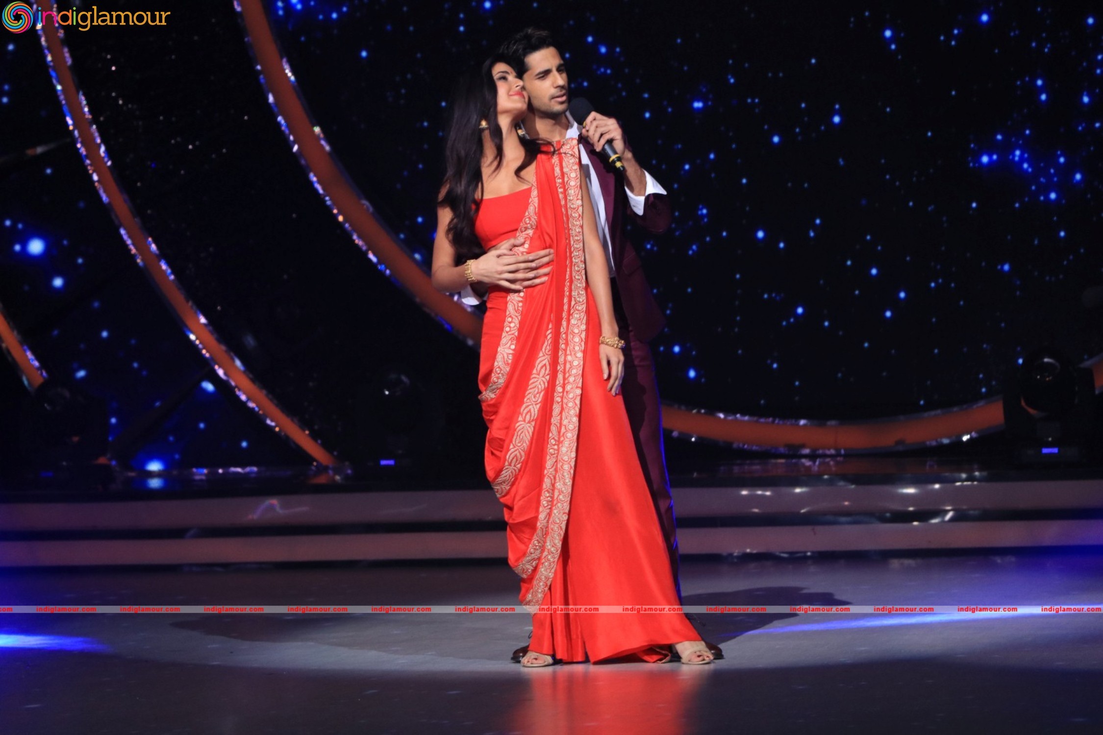 Sidharth Malhotra and Katrina Kaif At Set Of Jhalak Dikhhla Jaa Event hd photo