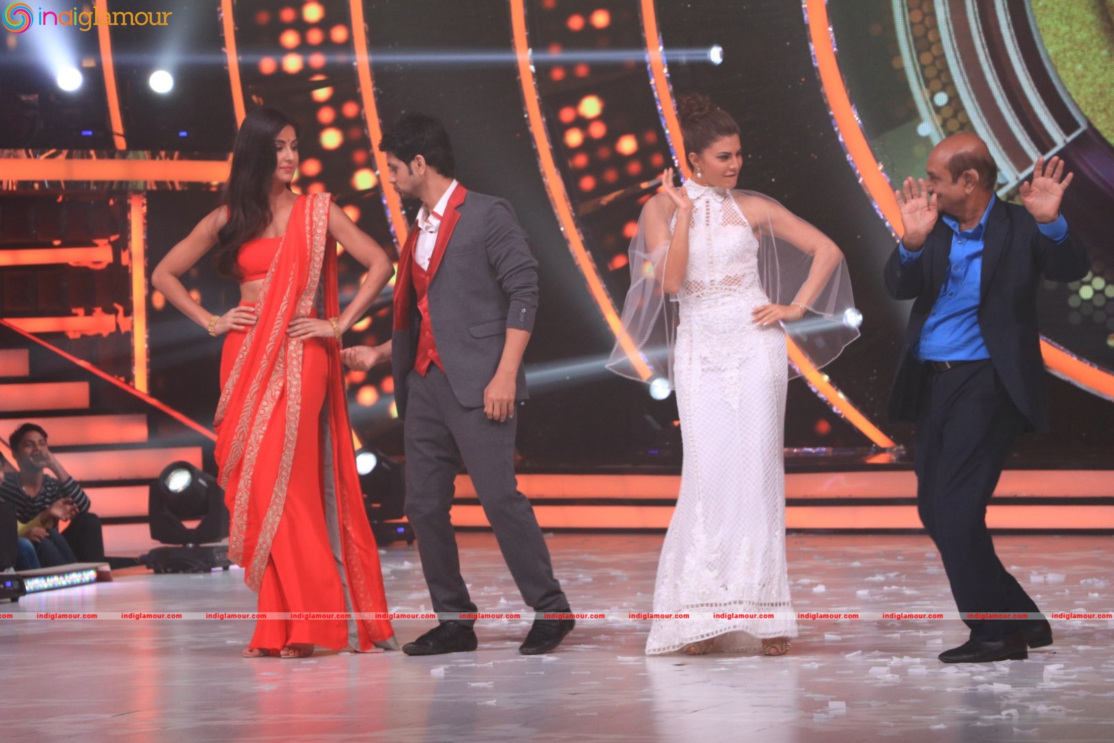 Sidharth Malhotra and Katrina Kaif At Set Of Jhalak Dikhhla Jaa Event hd photo