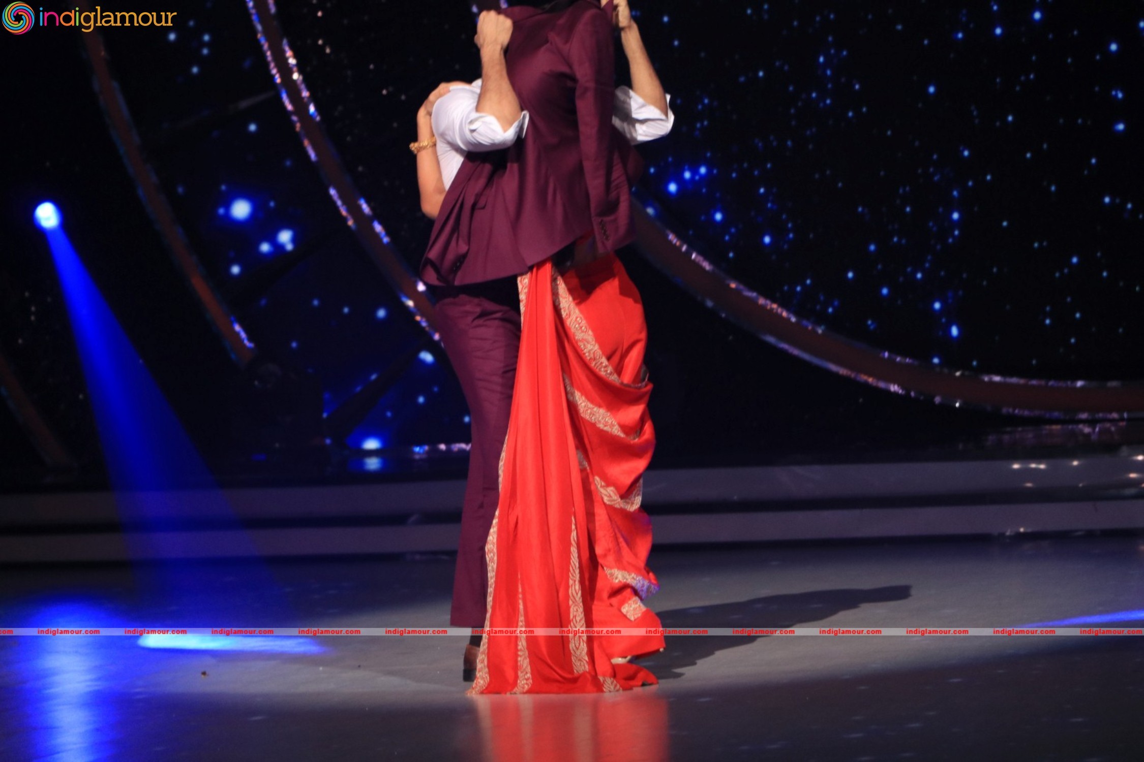 Sidharth Malhotra and Katrina Kaif At Set Of Jhalak Dikhhla Jaa Event hd photo