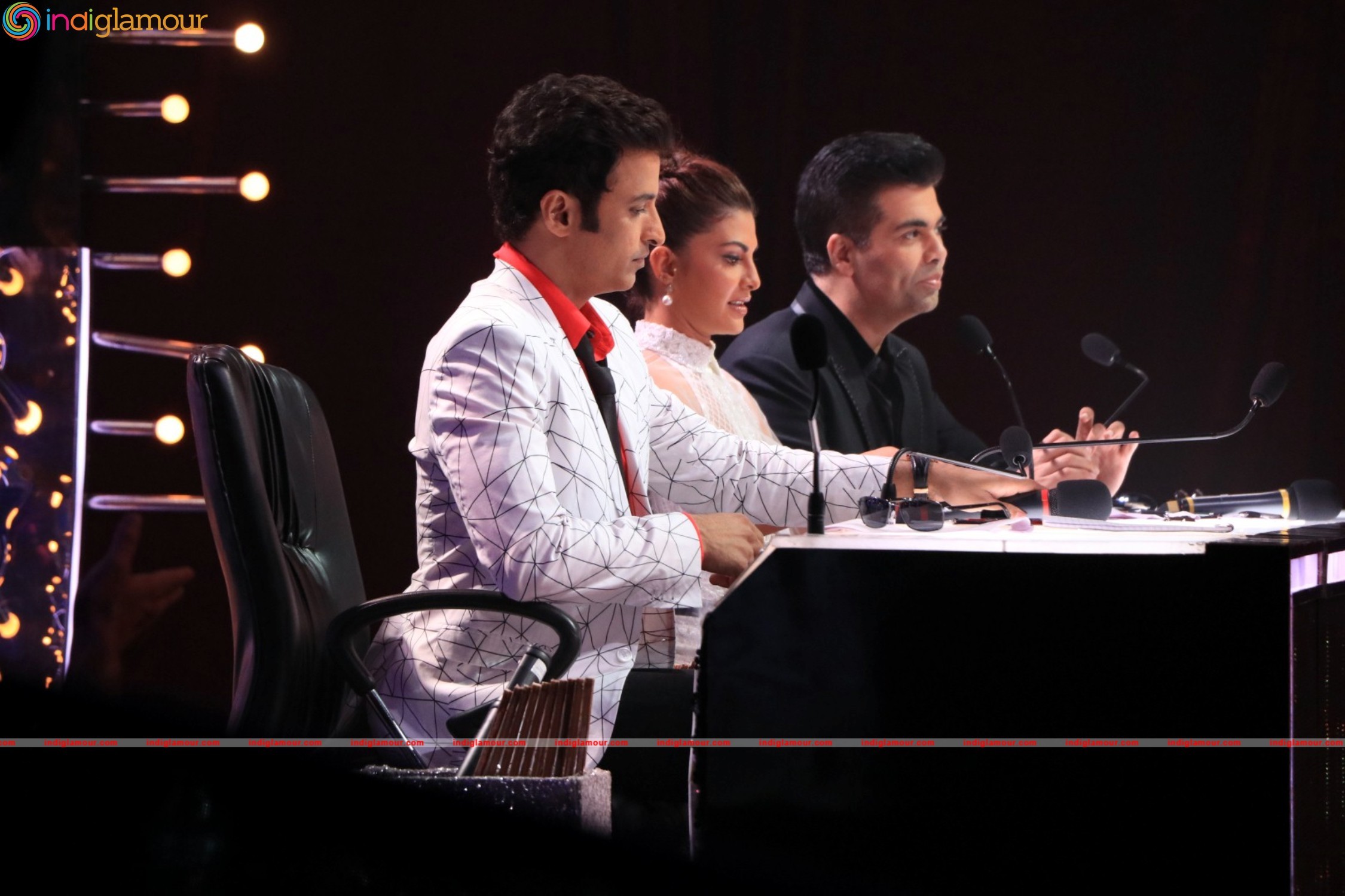Sidharth Malhotra and Katrina Kaif At Set Of Jhalak Dikhhla Jaa Event hd photo
