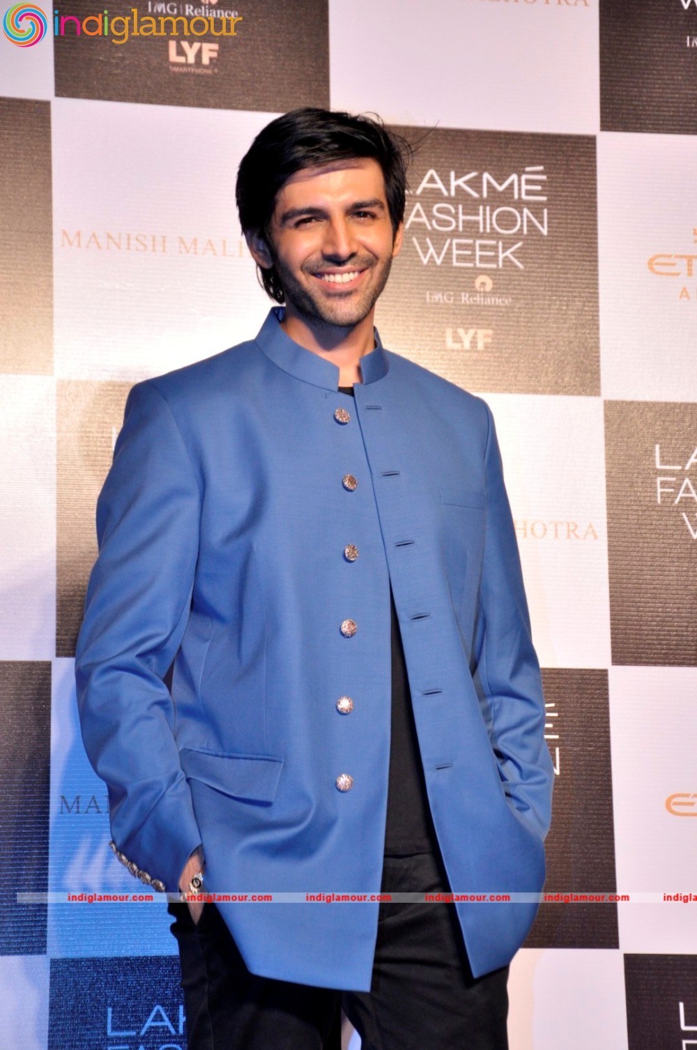 Bollywood Stars in Lakme fashion Week Event hd photo