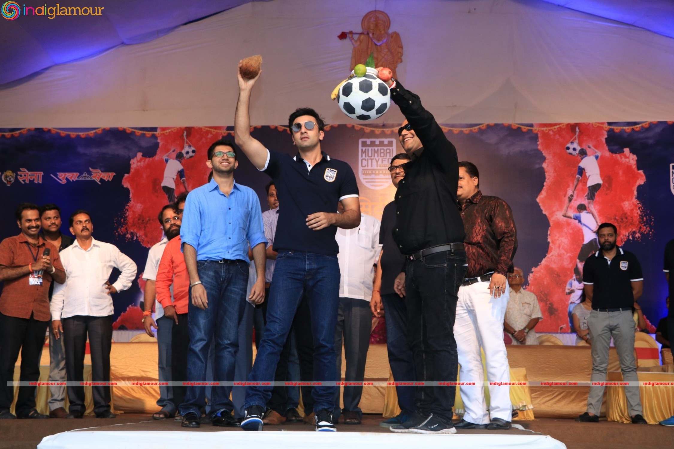 Ranbir Kapoor on Mumbai City Football Club at Andheri Sports Complex Time Event hd photo