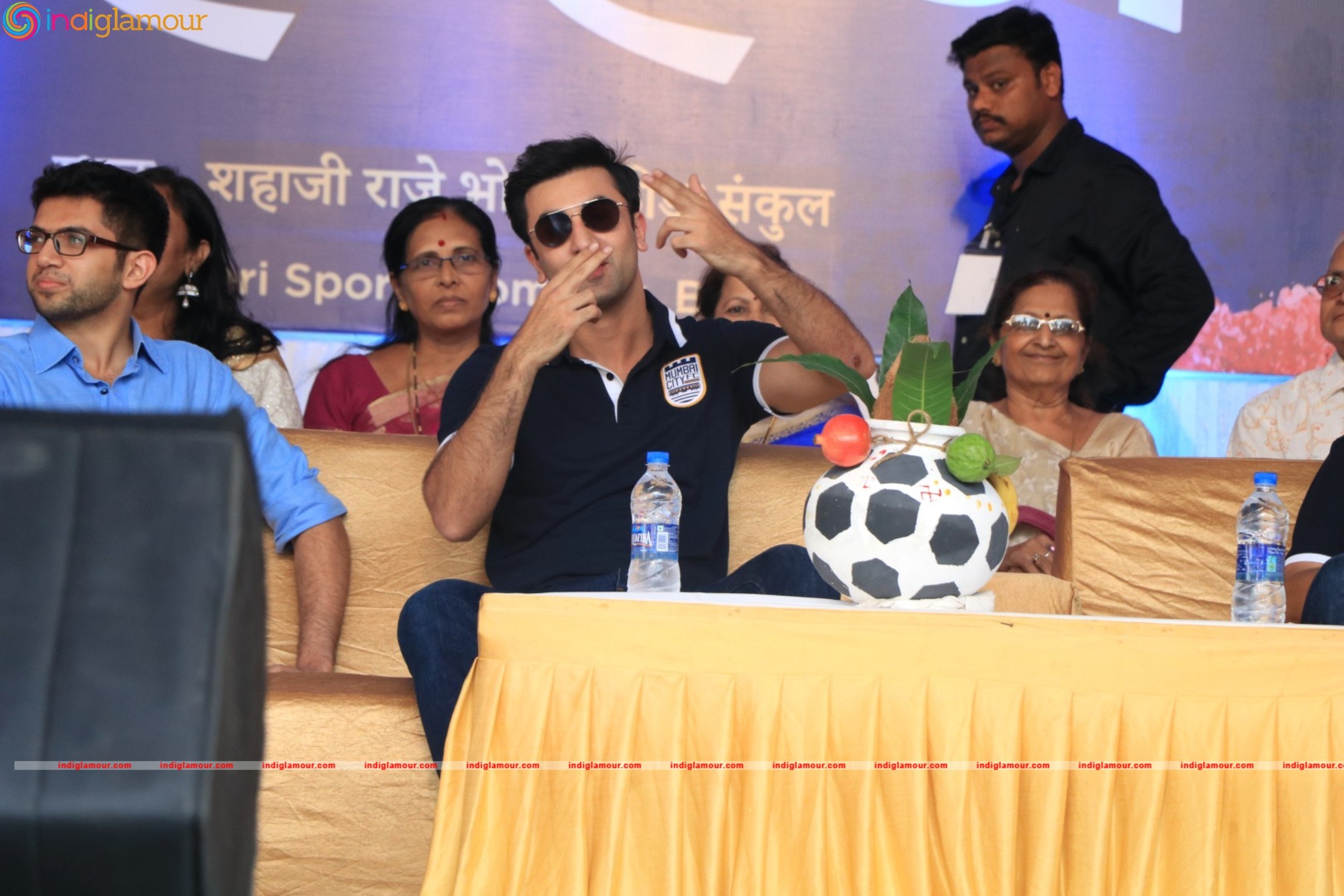Ranbir Kapoor on Mumbai City Football Club at Andheri Sports Complex Time Event hd photo