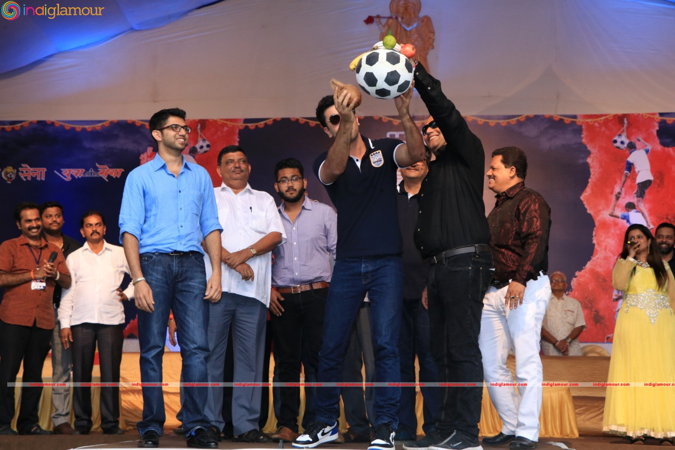 Ranbir Kapoor on Mumbai City Football Club at Andheri Sports Complex Time Event hd photo