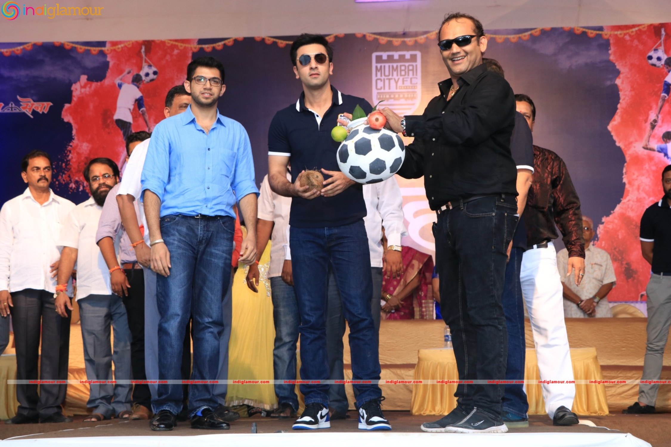 Ranbir Kapoor on Mumbai City Football Club at Andheri Sports Complex Time Event hd photo