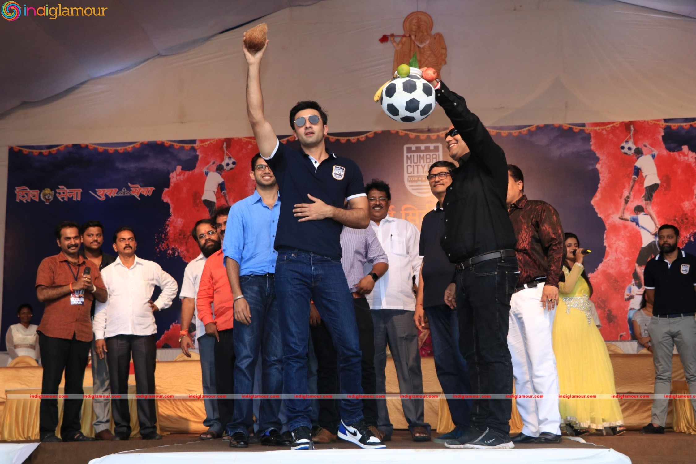 Ranbir Kapoor on Mumbai City Football Club at Andheri Sports Complex Time Event hd photo