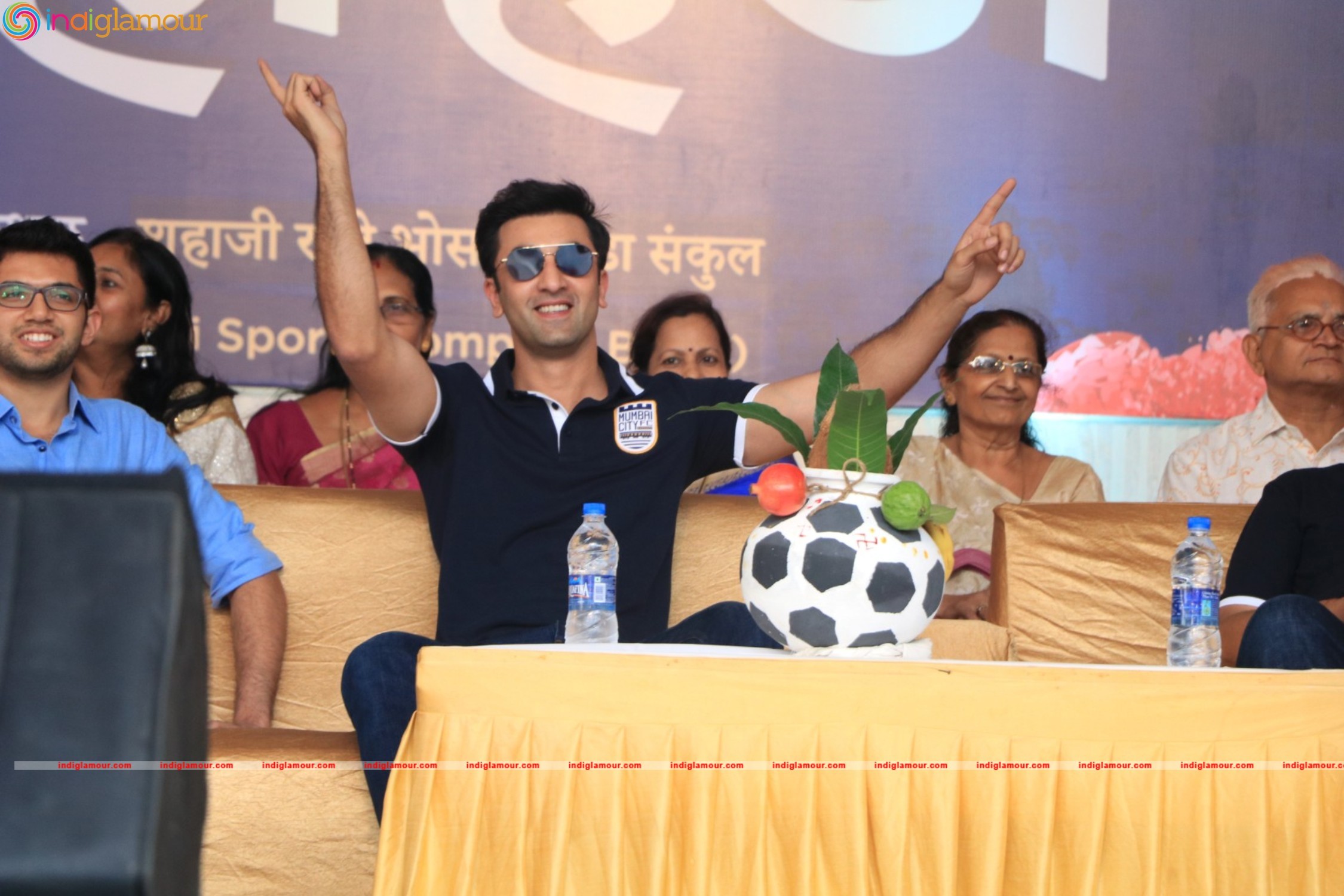 Ranbir Kapoor on Mumbai City Football Club at Andheri Sports Complex Time Event hd photo