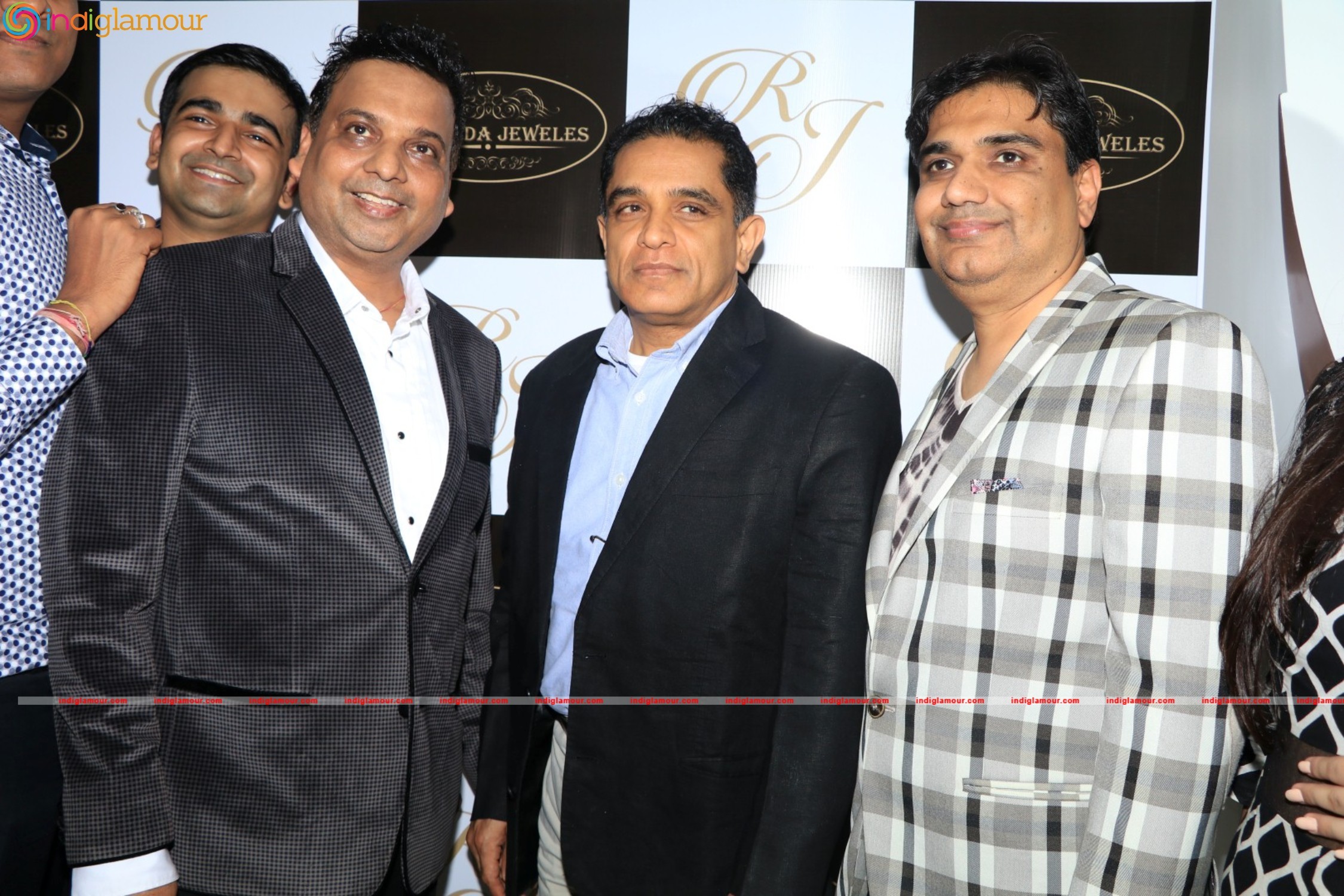 Bollywood Stars Store Launch For Razwada Jewels Event hd photo