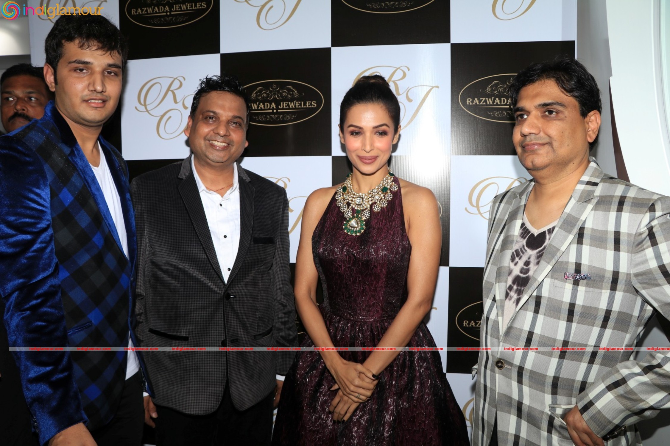 Bollywood Stars Store Launch For Razwada Jewels Event hd photo