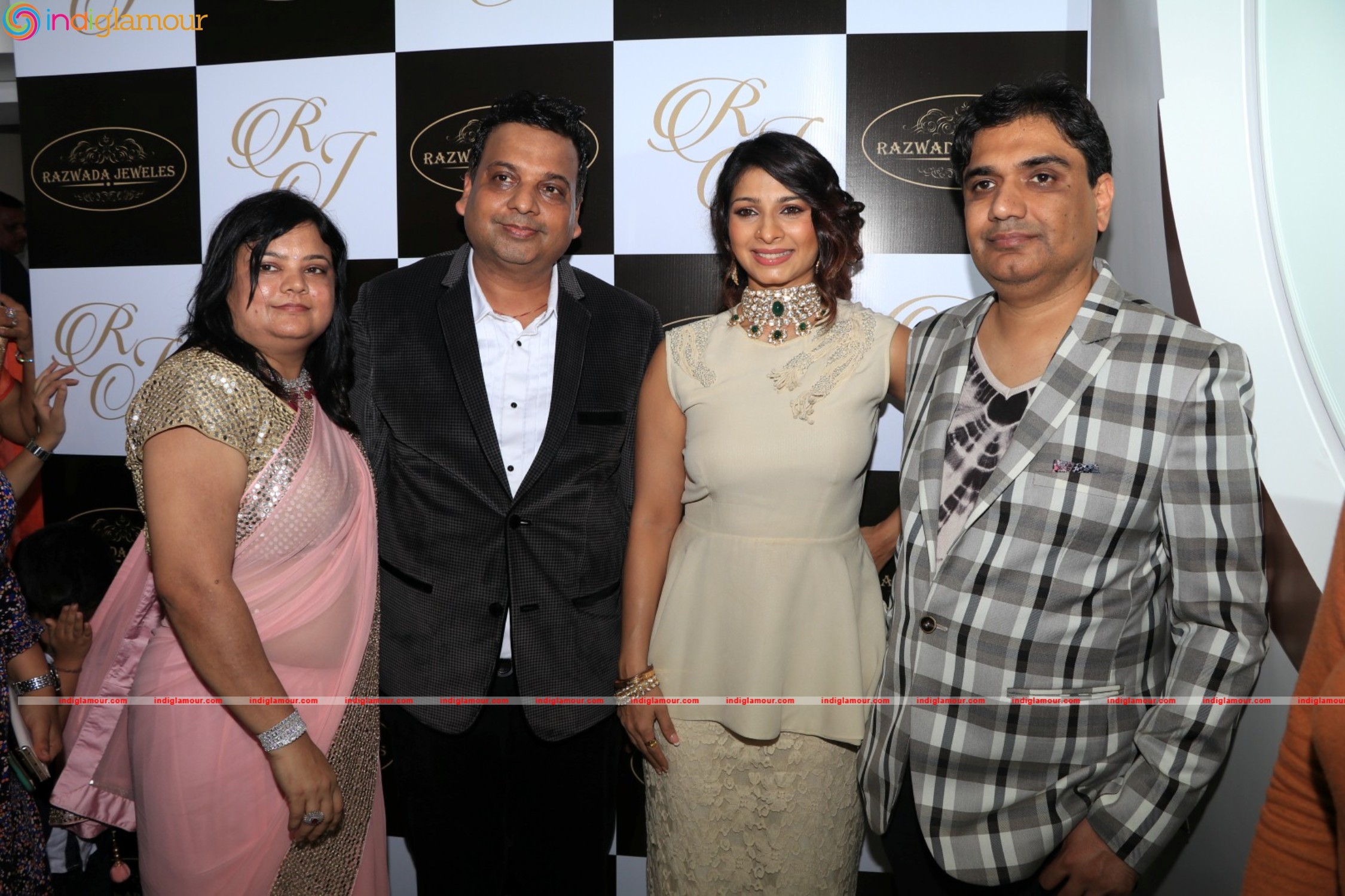Bollywood Stars Store Launch For Razwada Jewels Event hd photo