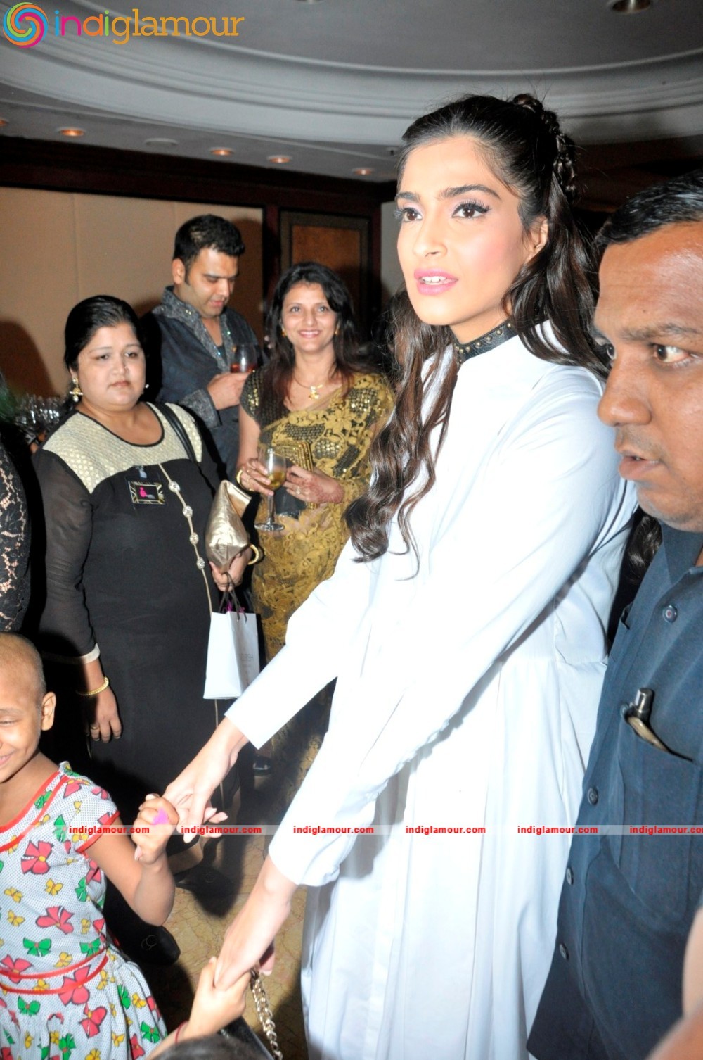 Sonam Kapoor Gets Associated With A New NGO Named Cuddles Foundation Event hd photo