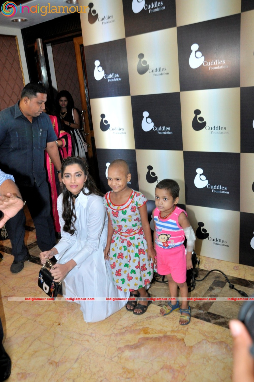 Sonam Kapoor Gets Associated With A New NGO Named Cuddles Foundation Event hd photo