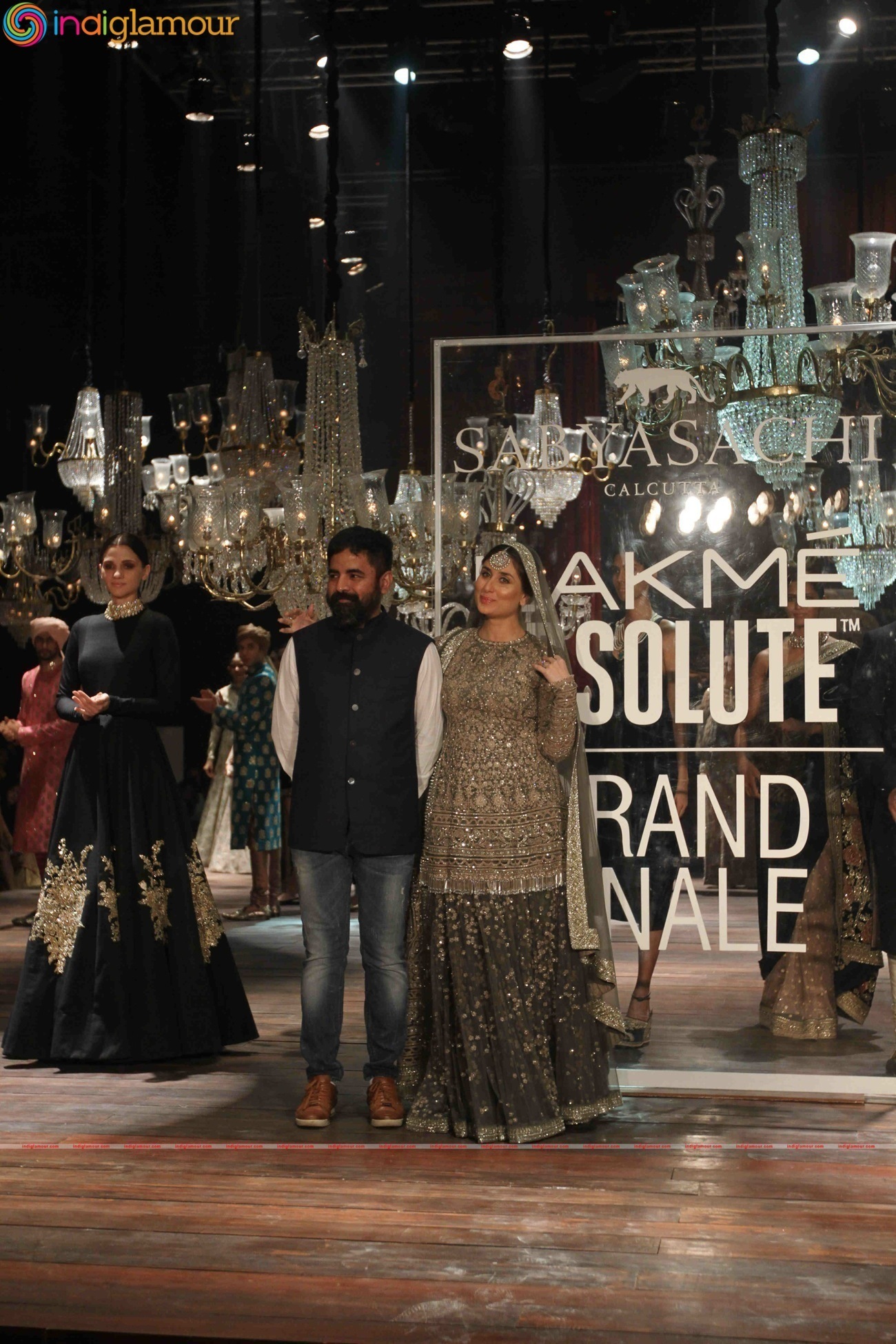 Kareena Kapoor At Lakme Fashion Week Winter Festive 2016 Grand Finale Event hd photo