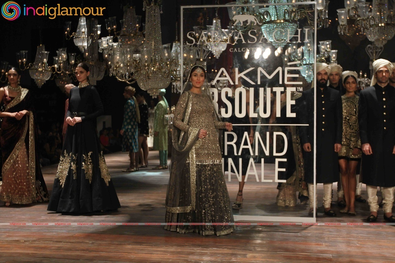 Kareena Kapoor At Lakme Fashion Week Winter Festive 2016 Grand Finale Event hd photo