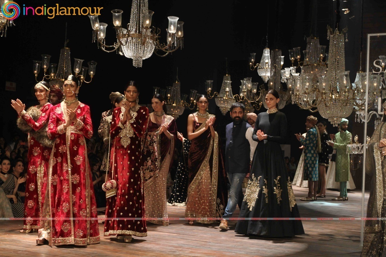 Kareena Kapoor At Lakme Fashion Week Winter Festive 2016 Grand Finale Event hd photo