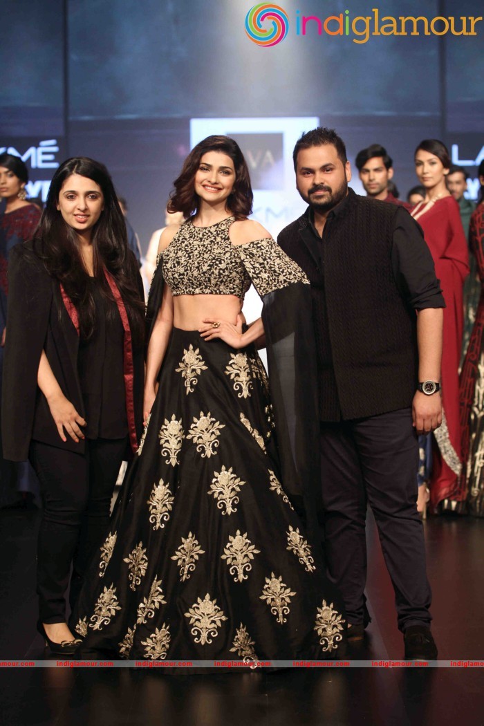 Lakme Fashion Week Winter Festive 2016 Monica Shah and Karishma Swali Event hd photo