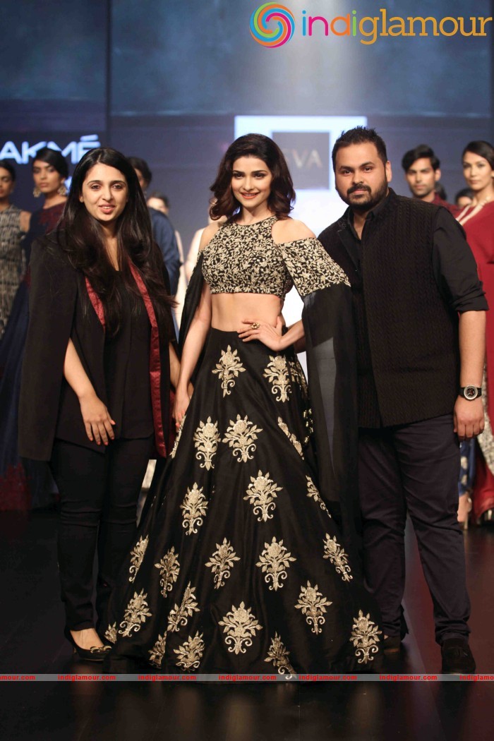Lakme Fashion Week Winter Festive 2016 Monica Shah and Karishma Swali Event hd photo