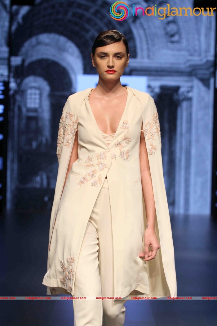 Lakme Fashion Week Winter Festive 2016 Ridhi Mehra Event hd photo
