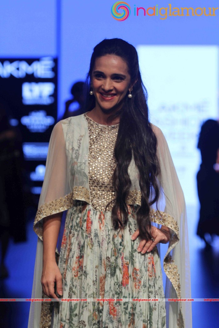 Lakme Fashion Week Winter Festive 2016 Ridhi Mehra Event hd photo