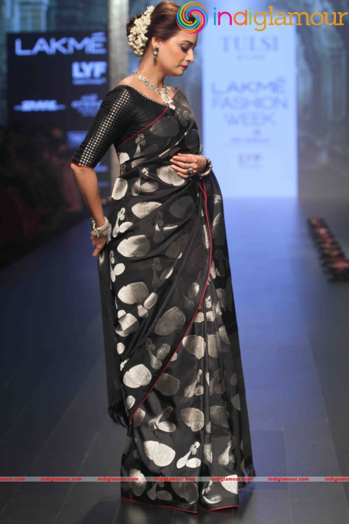 Lakme Fashion Week Winter Festive 2016 Santosh Parekh Event hd photo
