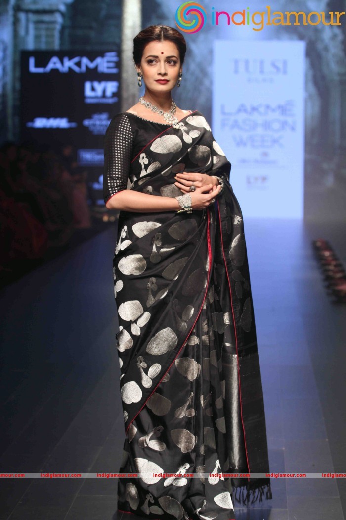 Lakme Fashion Week Winter Festive 2016 Santosh Parekh Event hd photo