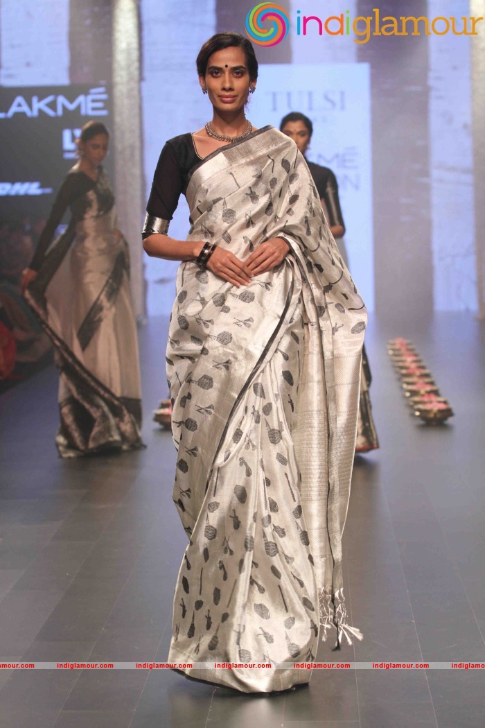 Lakme Fashion Week Winter Festive 2016 Santosh Parekh Event hd photo