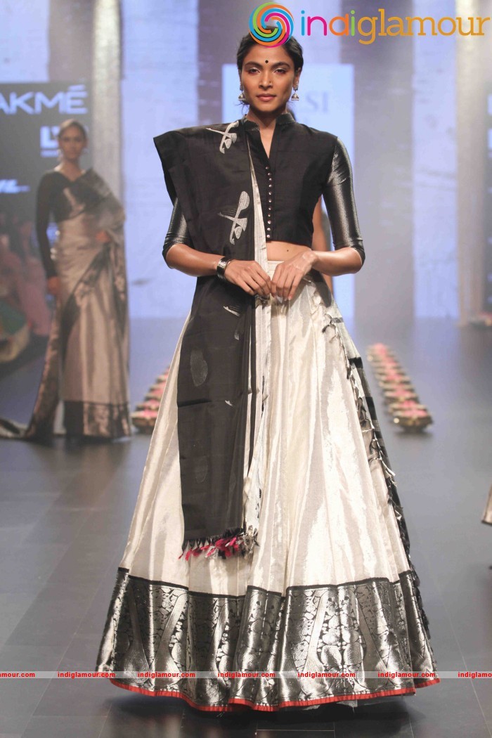 Lakme Fashion Week Winter Festive 2016 Santosh Parekh Event hd photo