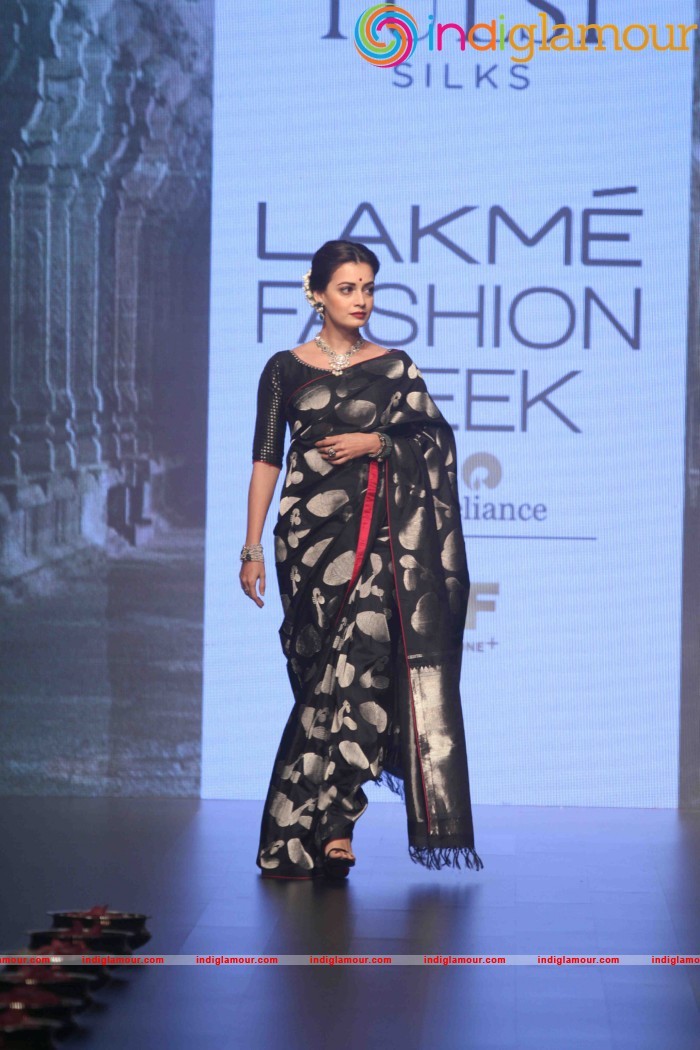 Lakme Fashion Week Winter Festive 2016 Santosh Parekh Event hd photo