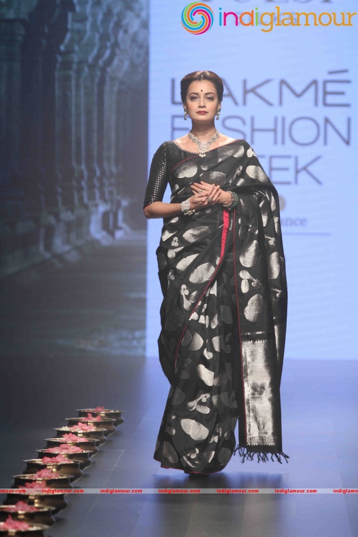 Lakme Fashion Week Winter Festive 2016 Santosh Parekh Event hd photo