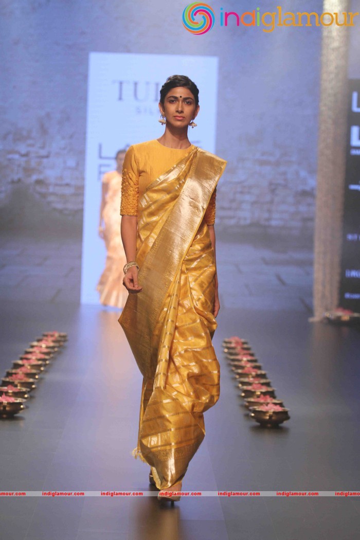 Lakme Fashion Week Winter Festive 2016 Santosh Parekh Event hd photo
