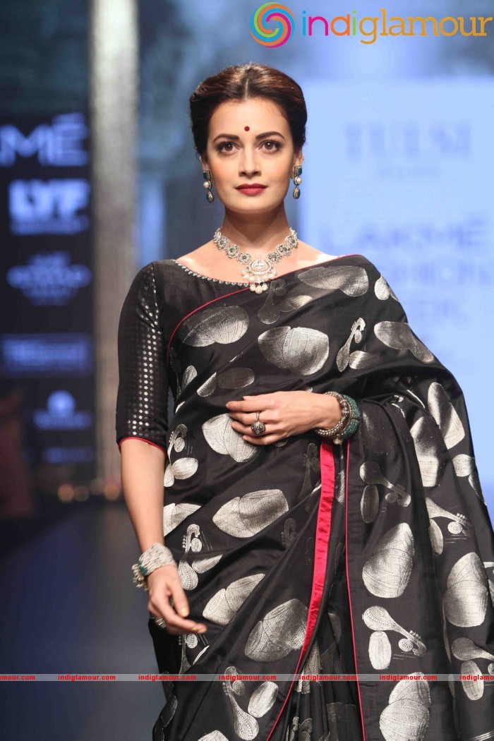 Lakme Fashion Week Winter Festive 2016 Santosh Parekh Event hd photo