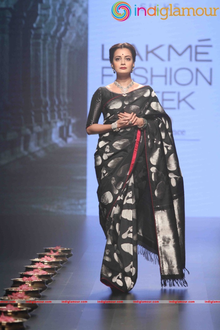 Lakme Fashion Week Winter Festive 2016 Santosh Parekh Event hd photo