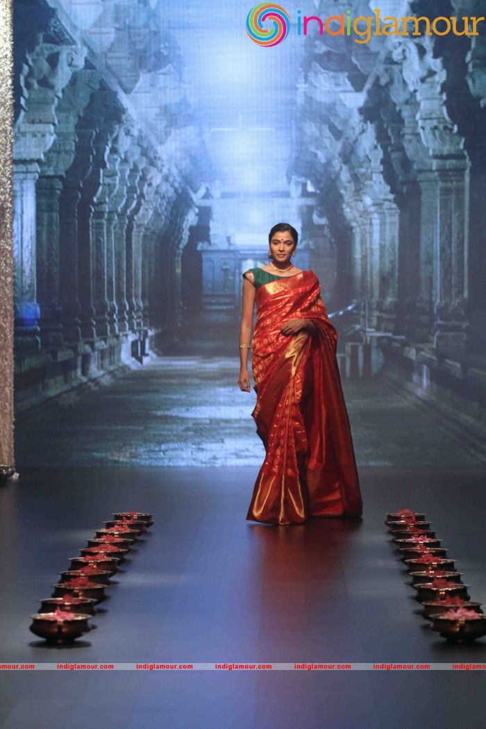 Lakme Fashion Week Winter Festive 2016 Santosh Parekh Event hd photo