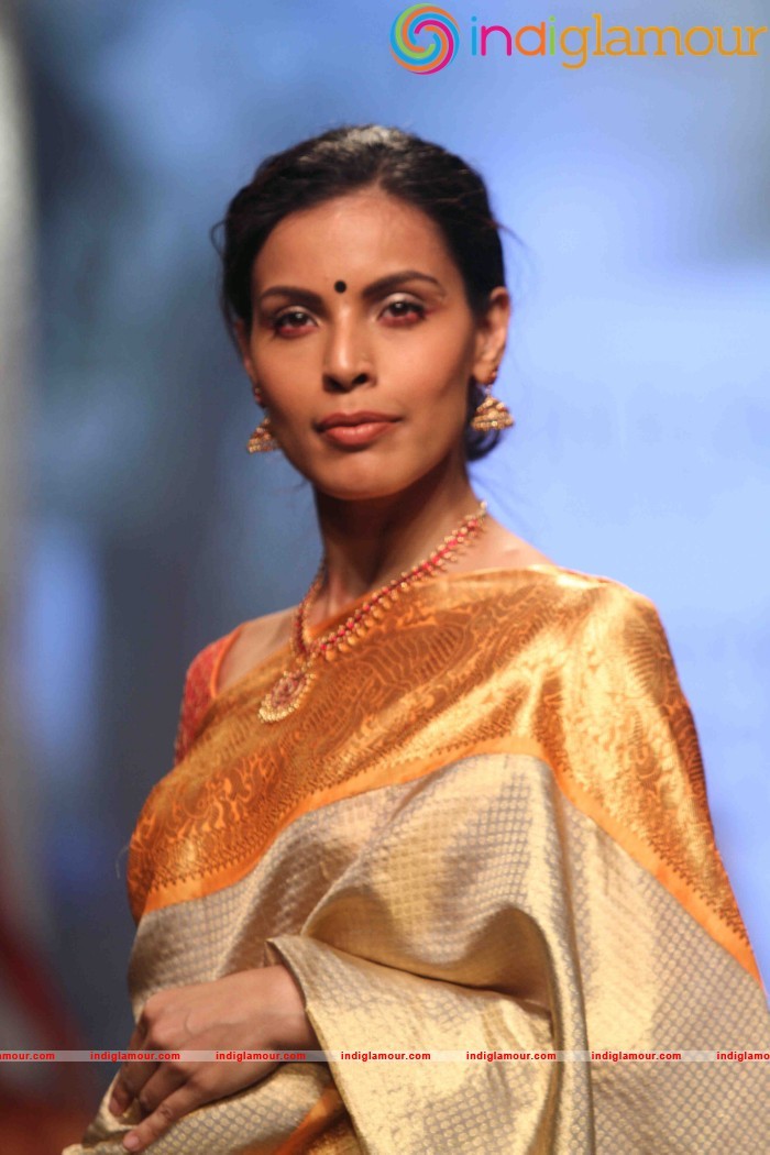 Lakme Fashion Week Winter Festive 2016 Santosh Parekh Event hd photo