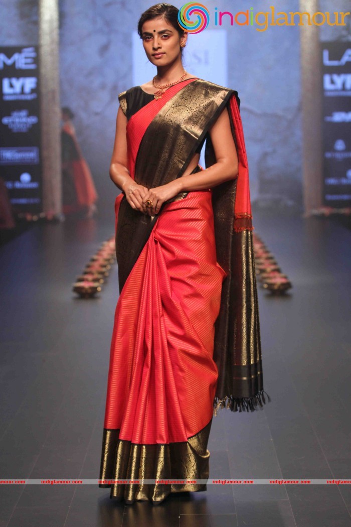 Lakme Fashion Week Winter Festive 2016 Santosh Parekh Event hd photo