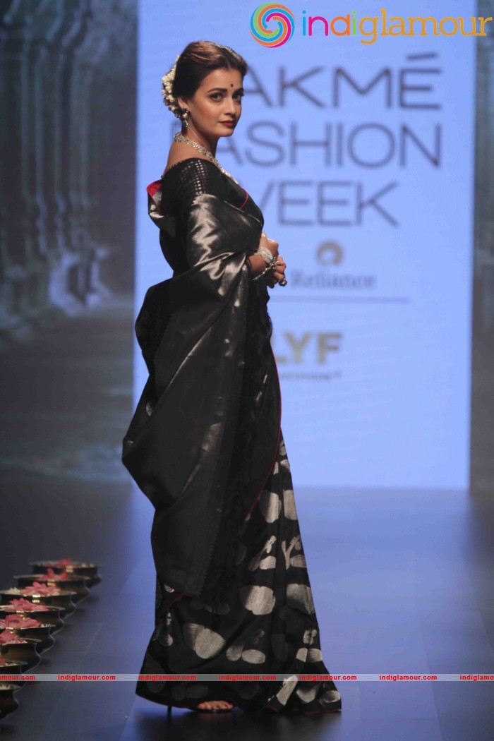 Lakme Fashion Week Winter Festive 2016 Santosh Parekh Event hd photo