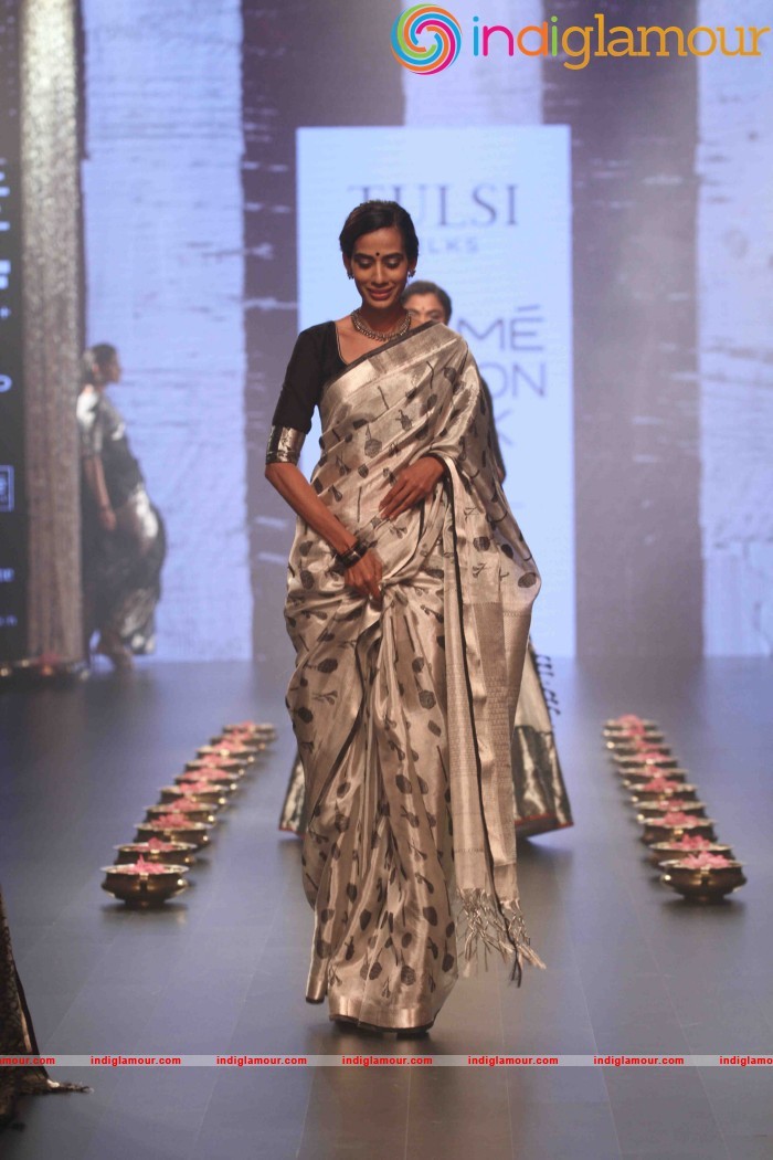 Lakme Fashion Week Winter Festive 2016 Santosh Parekh Event hd photo