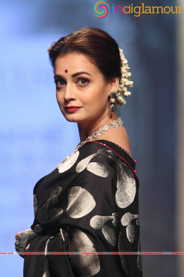 Lakme Fashion Week Winter Festive 2016 Santosh Parekh Event hd photo