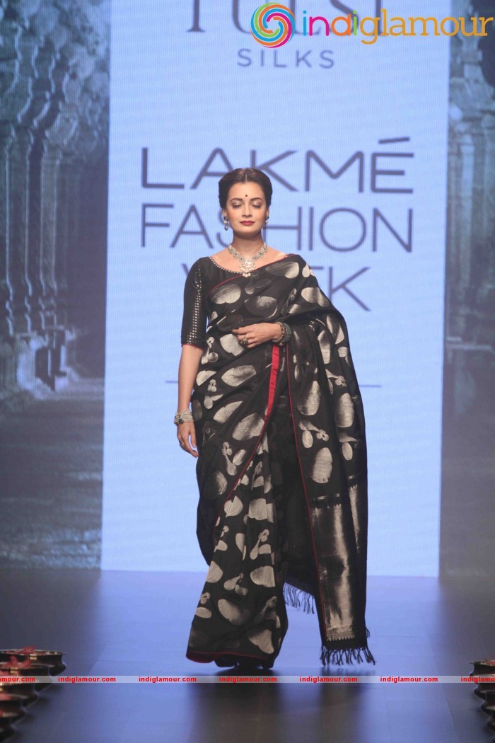 Lakme Fashion Week Winter Festive 2016 Santosh Parekh Event hd photo