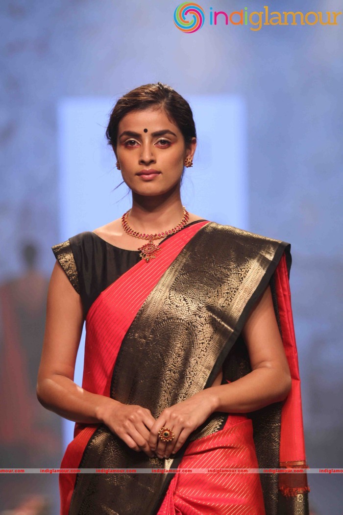 Lakme Fashion Week Winter Festive 2016 Santosh Parekh Event hd photo