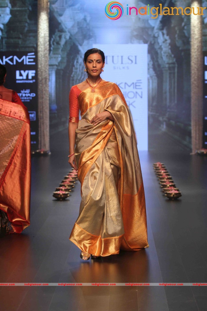 Lakme Fashion Week Winter Festive 2016 Santosh Parekh Event hd photo
