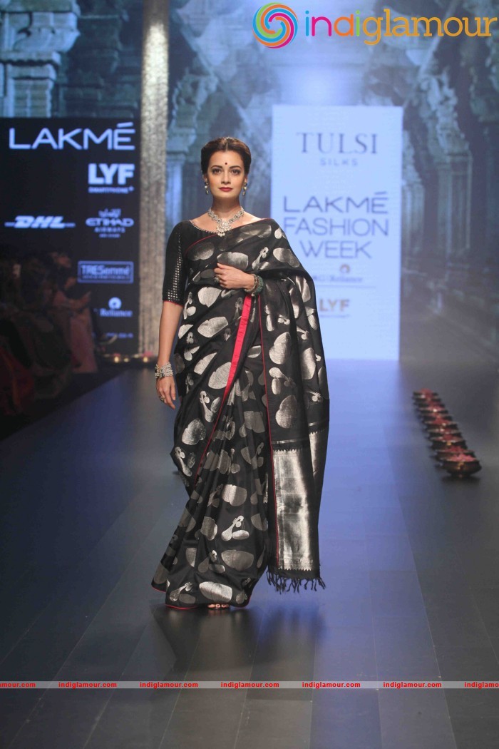 Lakme Fashion Week Winter Festive 2016 Santosh Parekh Event hd photo
