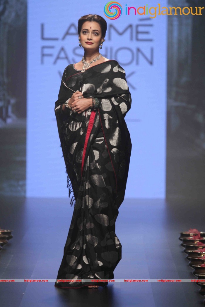 Lakme Fashion Week Winter Festive 2016 Santosh Parekh Event hd photo