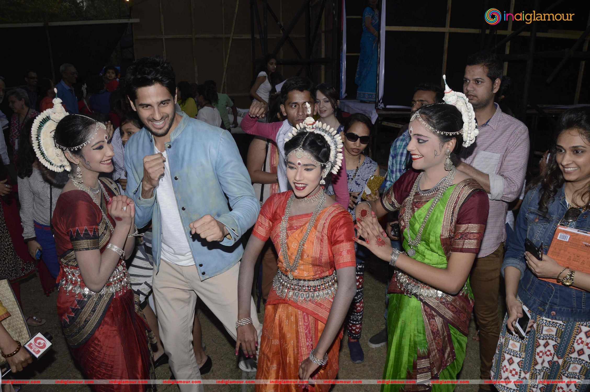 Sidharth Malhotra Inaugurates Kala Ghoda Arts Festival 2016 Event hd photo