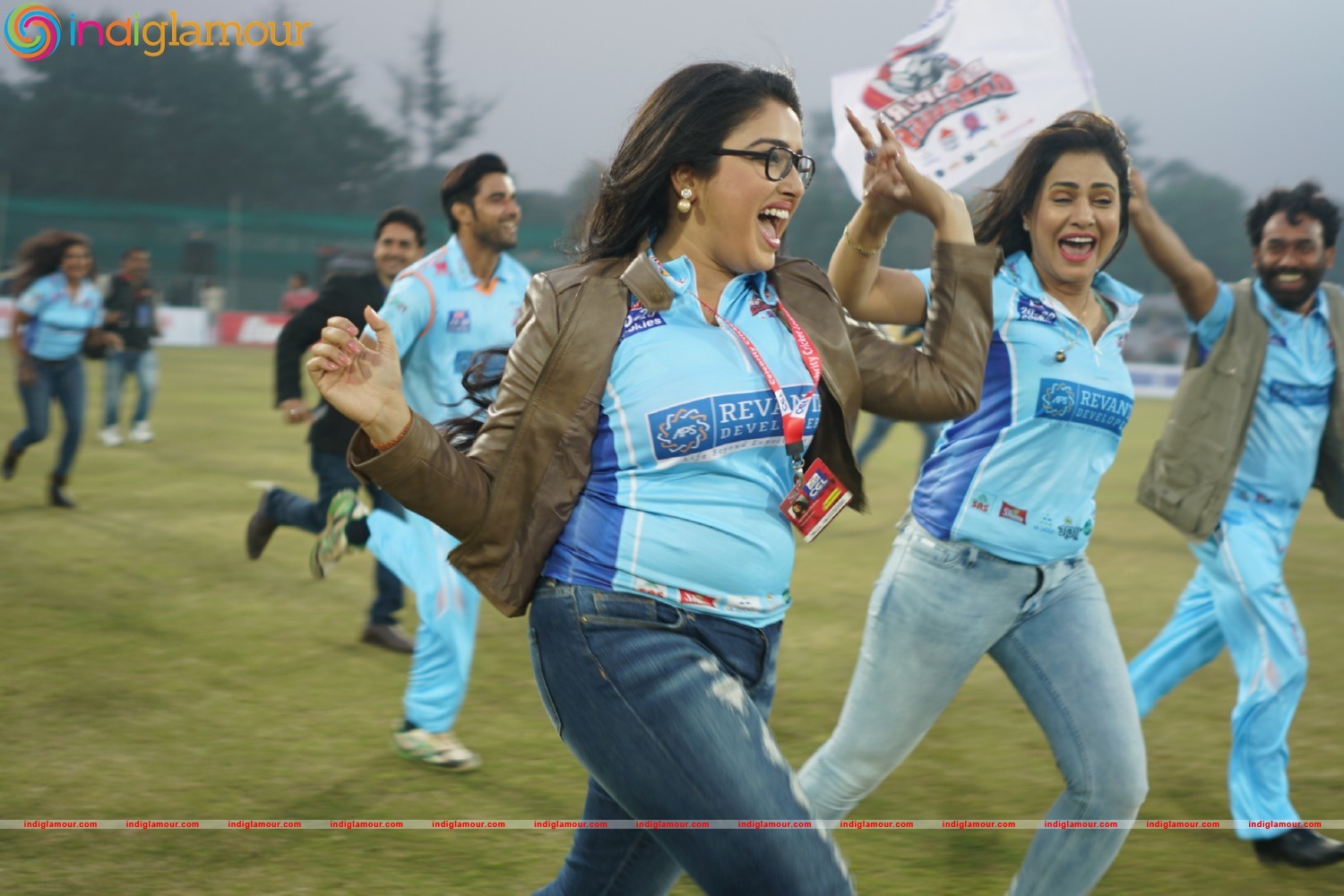 Bhojpuri Dabanggs Vs Mumbai Heroes Event hd photo