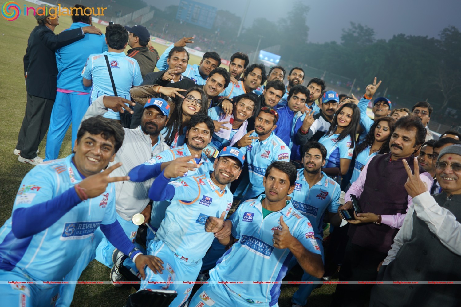 Bhojpuri Dabanggs Vs Mumbai Heroes Event hd photo